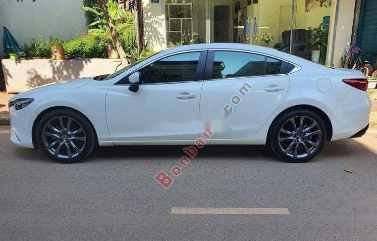 Mazda 6   2.0L Premium  2017 - Bán Mazda 6 2.0L Premium sản xuất 2017, màu trắng, 808tr