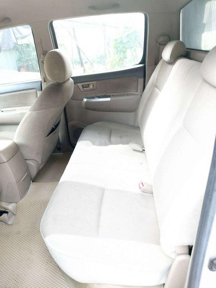 Toyota Hilux 2012 - Bán Toyota Hilux 2.5E sản xuất 2012, màu bạc, giá 380tr