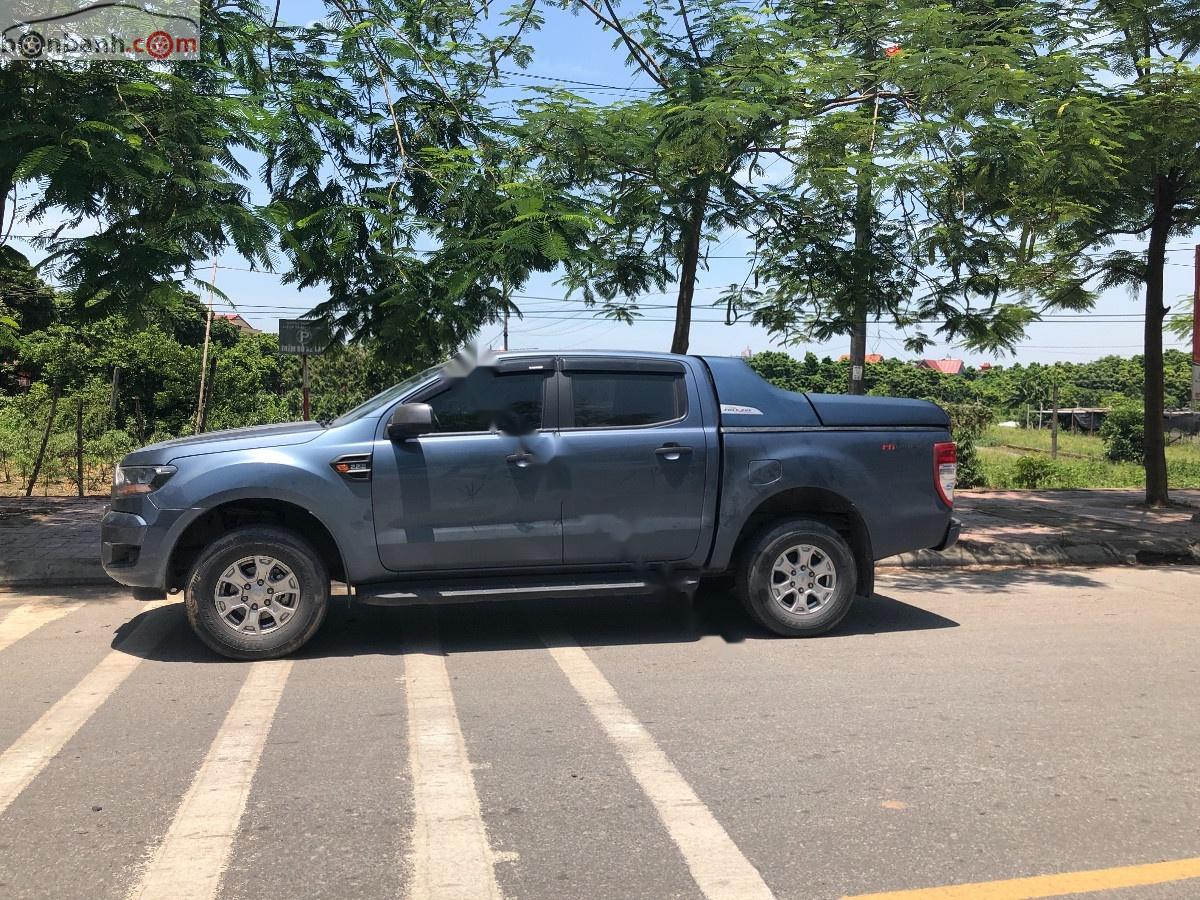 Ford Ranger XLS 2.2L 4x2 AT 2016 - Chính chủ bán xe Ford Ranger XLS AT đời 2016, màu xanh lam, nhập khẩu nguyên