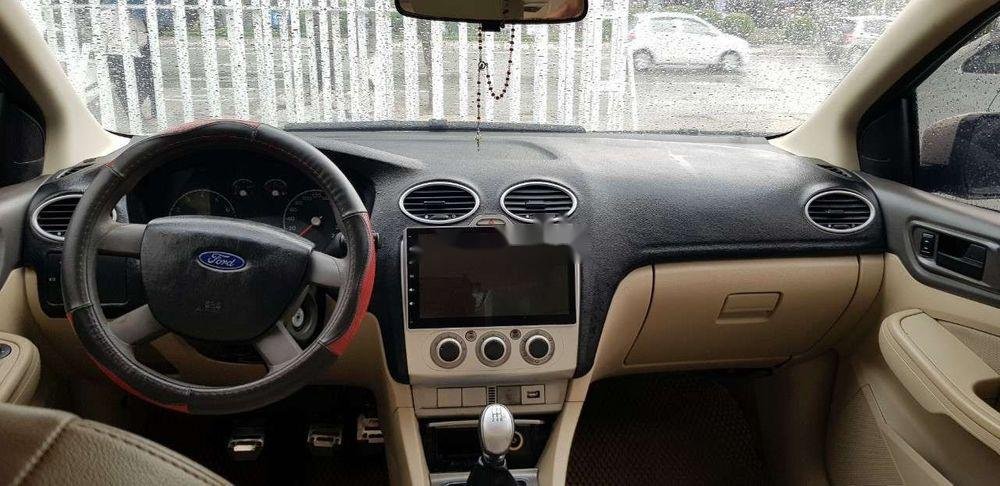 Ford Focus 2011 - Cần bán lại xe Ford Focus bản 1.8MT sx 2011, màu vàng, giá tốt