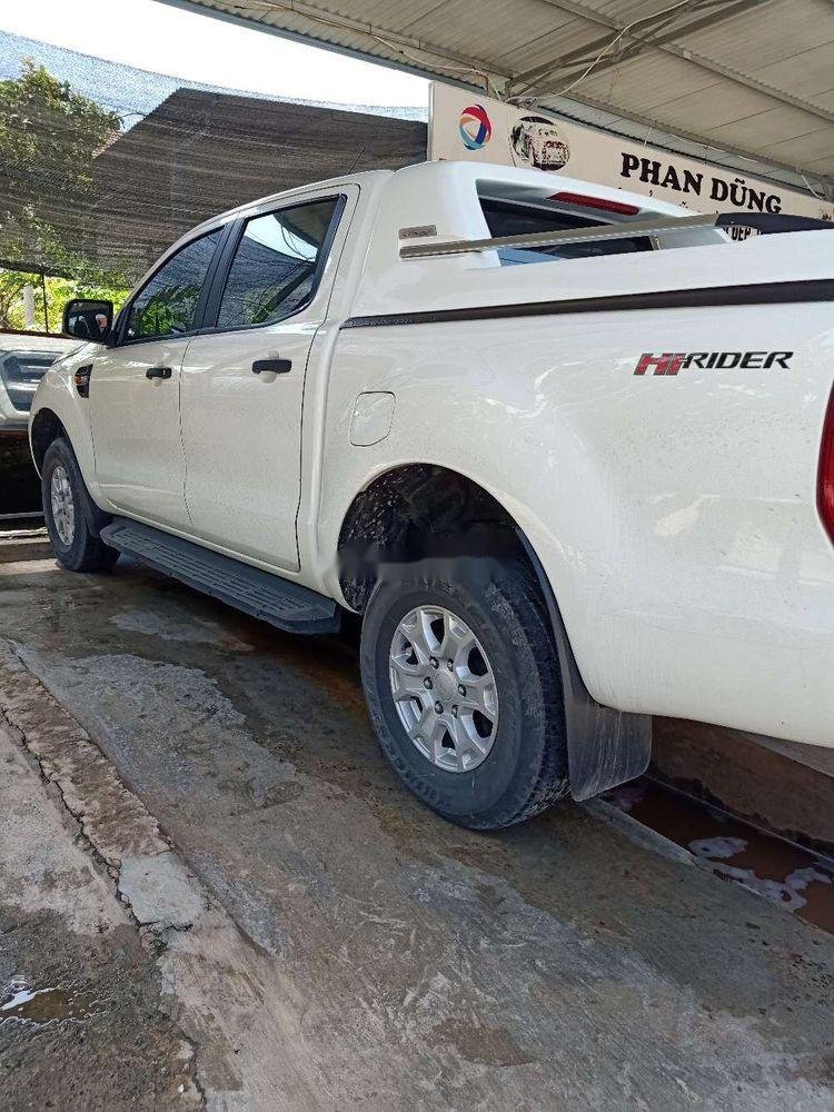 Ford Ranger 2015 - Chính chủ bán Ford Ranger đời 2015, màu trắng, nhập khẩu