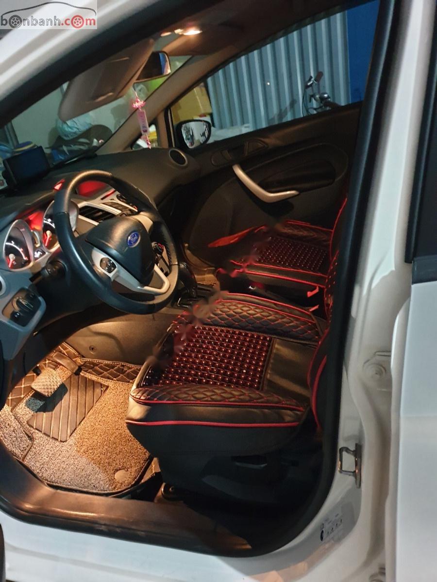 Ford Fiesta S 1.6 AT 2013 - Nhà nâng đời bán Ford Fiesta S 1.6 AT đời 2013, màu trắng