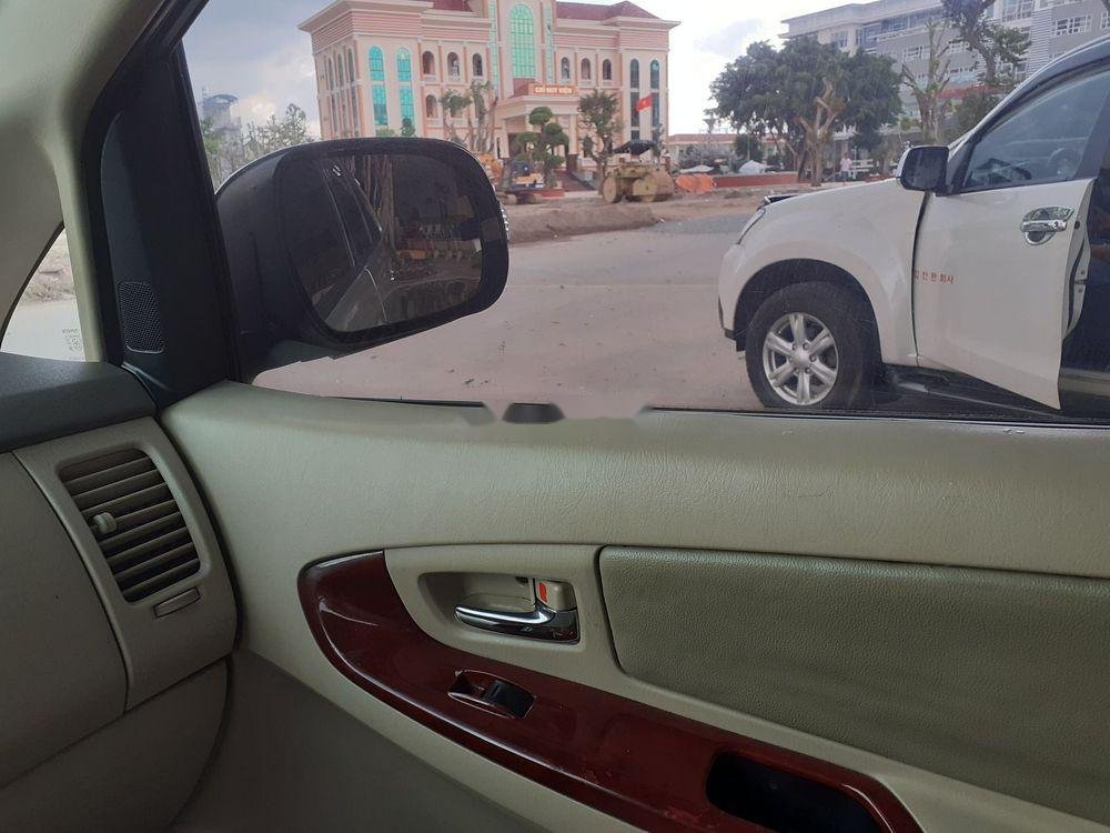 Toyota Innova MT 2006 - Bán ô tô Toyota Innova MT năm sản xuất 2006, màu bạc