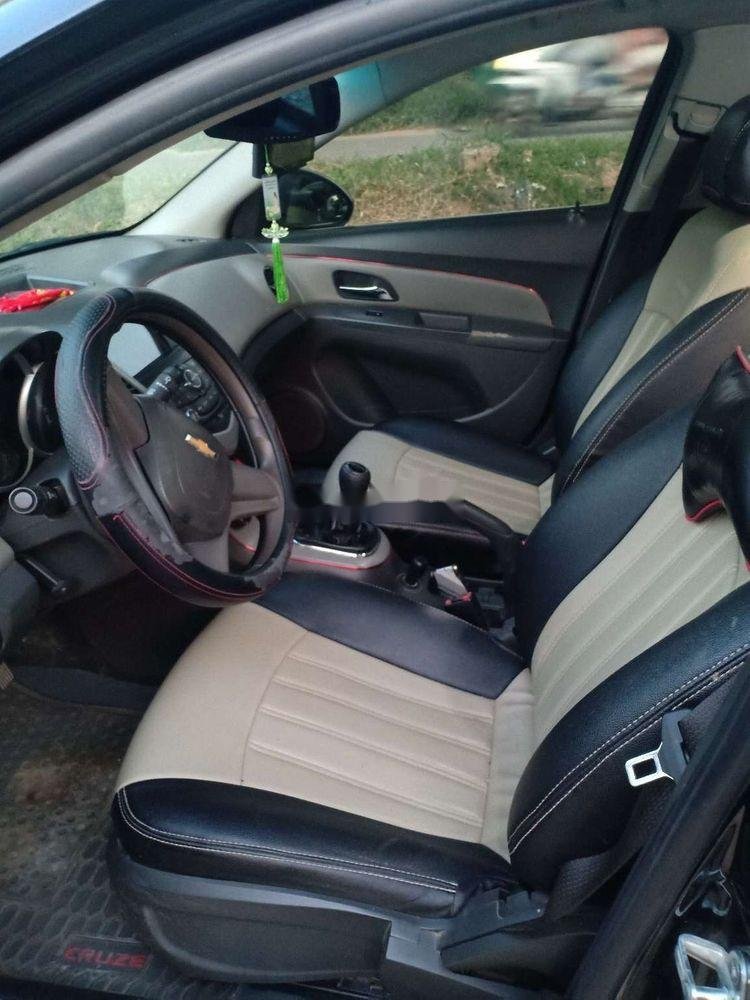 Chevrolet Cruze  MT 2011 - Cần bán lại xe Chevrolet Cruze MT năm 2011
