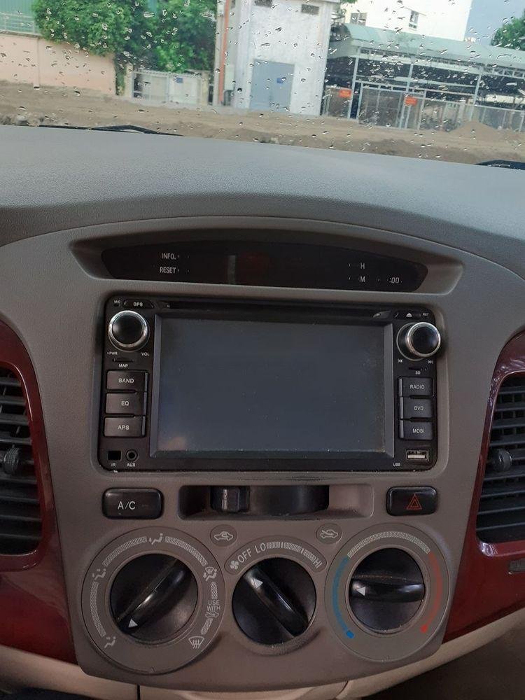 Toyota Innova MT 2006 - Bán ô tô Toyota Innova MT năm sản xuất 2006, màu bạc