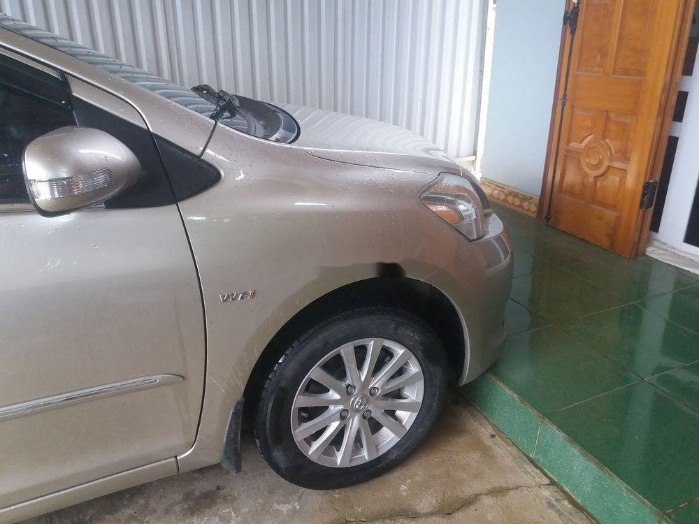 Toyota Vios 2011 - Bán Toyota Vios sản xuất 2011, màu vàng xe nguyên bản