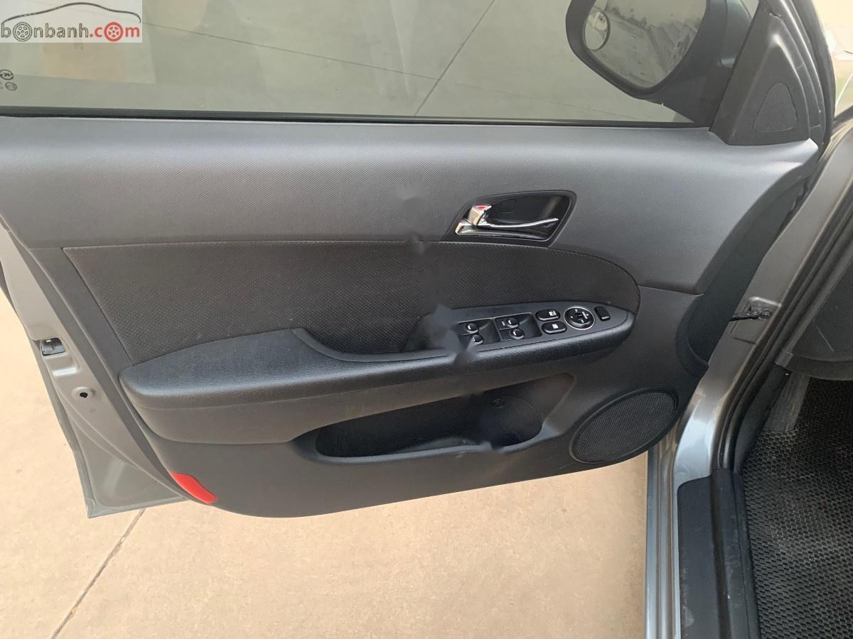 Hyundai i30 2010 - Bán xe Hyundai i30 sản xuất năm 2010, màu xám, nhập khẩu nguyên chiếc chính hãng