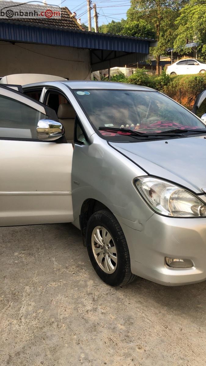 Toyota Innova G 2011 - Xe cũ Toyota Innova G đời 2011, màu bạc