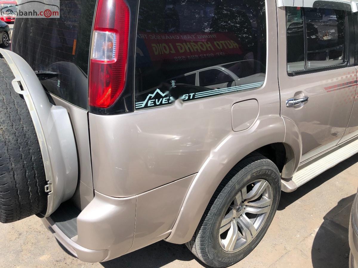 Ford Everest 2.5L 4x4 MT 2009 - Bán ô tô Ford Everest 2.5L 4x4 MT 2009, màu bạc, giá chỉ 425 triệu