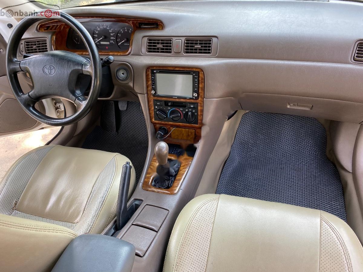Toyota Camry GLi 2.2 1998 - Bán Toyota Camry GLi 2.2 sản xuất năm 1998, màu trắng, nhập khẩu nguyên chiếc số sàn