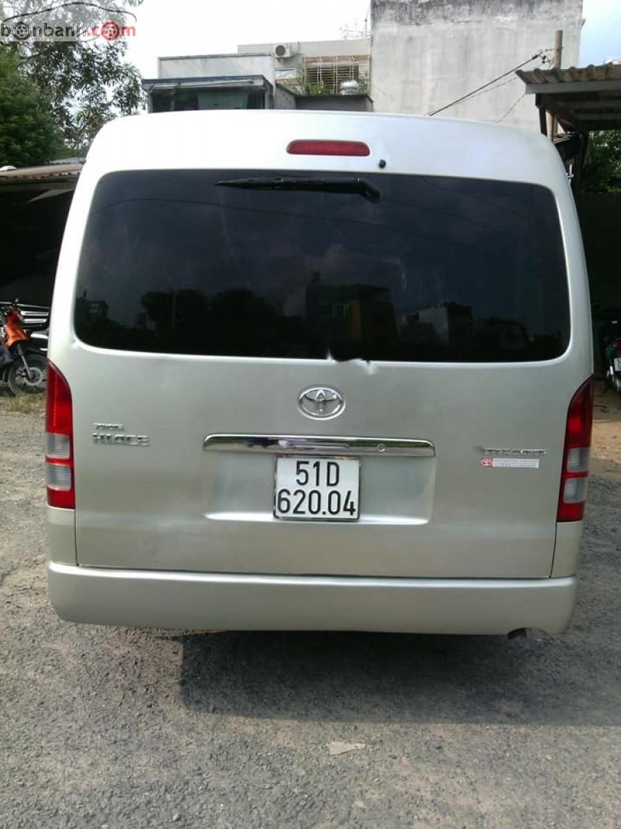 Toyota Hiace 2005 - Cần bán Toyota Hiace sản xuất năm 2005, màu bạc