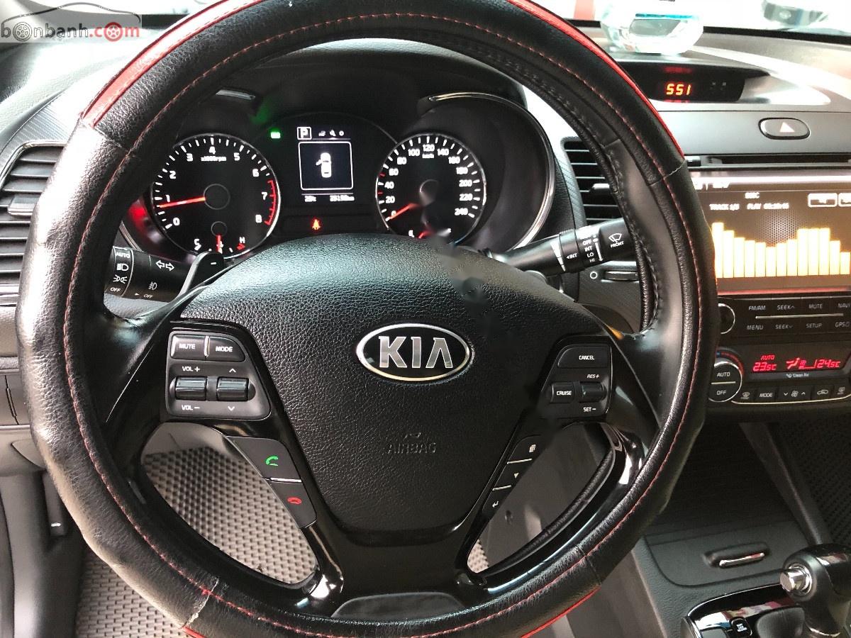 Kia Cerato 2018 - Bán Kia Cerato 1.6 AT năm 2018, màu đen, giá chỉ 545 triệu
