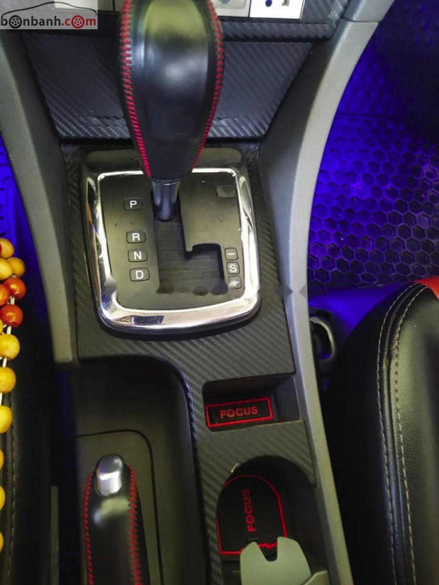 Ford Focus 1.8 AT 2011 - Bán Ford Focus 1.8 AT sản xuất 2011, màu đen số tự động, 320tr
