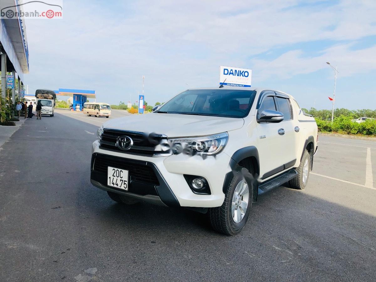 Toyota Hilux 2.8G 4x4 AT 2017 - Bán Toyota Hilux 2.8G 4x4 AT đời 2017, màu trắng, nhập khẩu nguyên chiếc, giá tốt