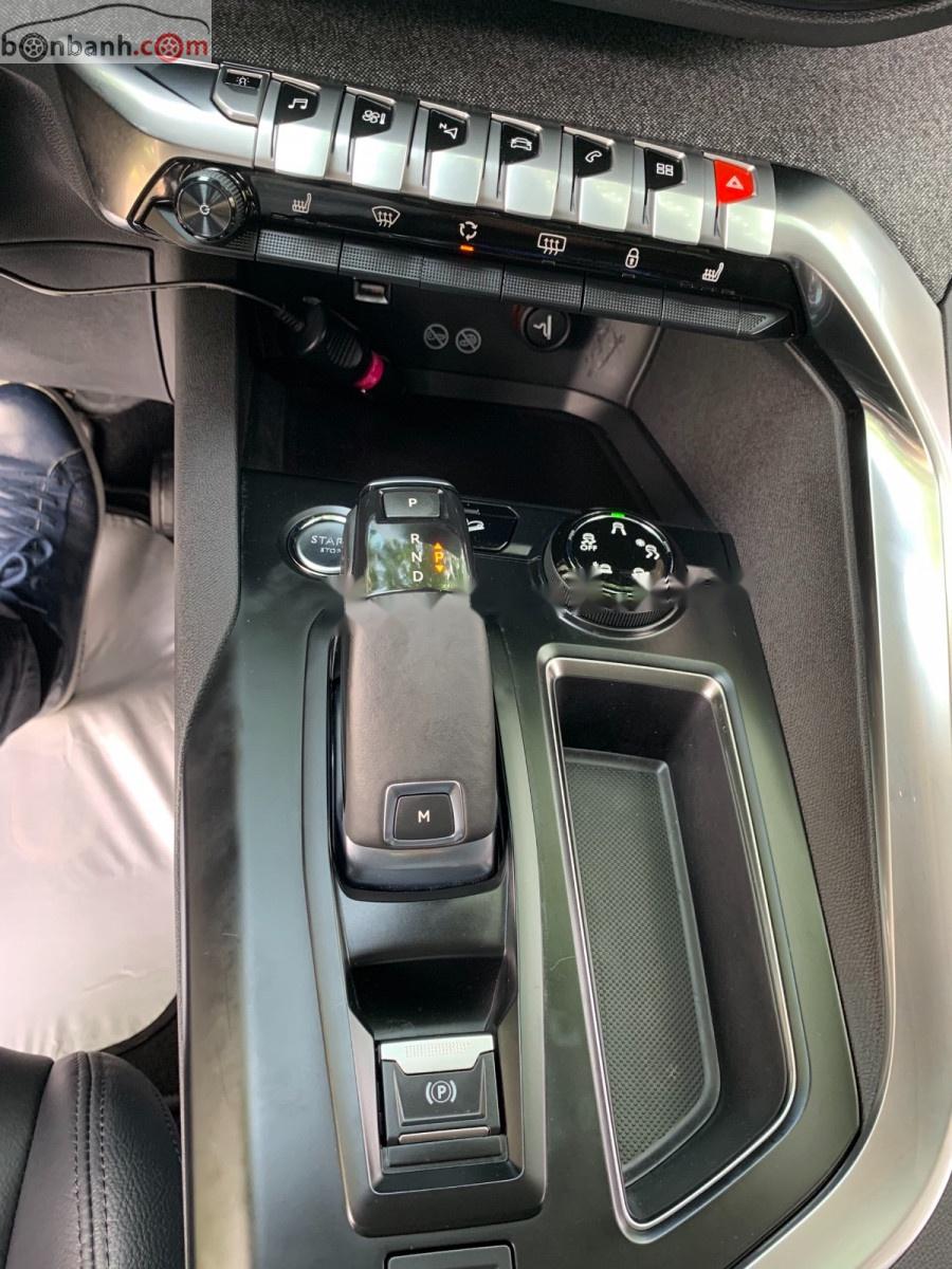 Peugeot 3008 1.6AT-Turbo 2018 - Cần bán gấp Peugeot 3008 1.6AT-Turbo đời 2018 số tự động