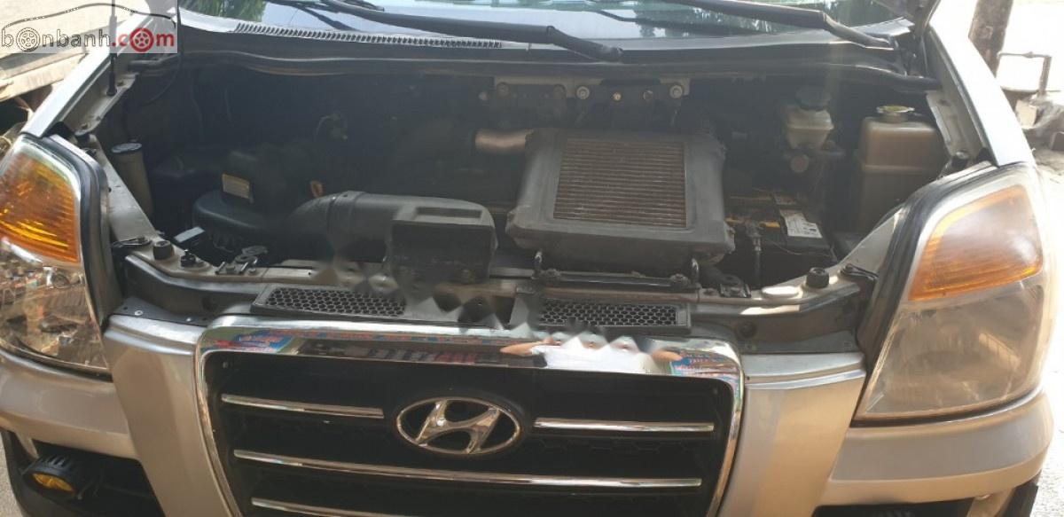 Hyundai Starex 2007 - Bán ô tô Hyundai Starex đời 2007, màu bạc, xe nhập chính hãng