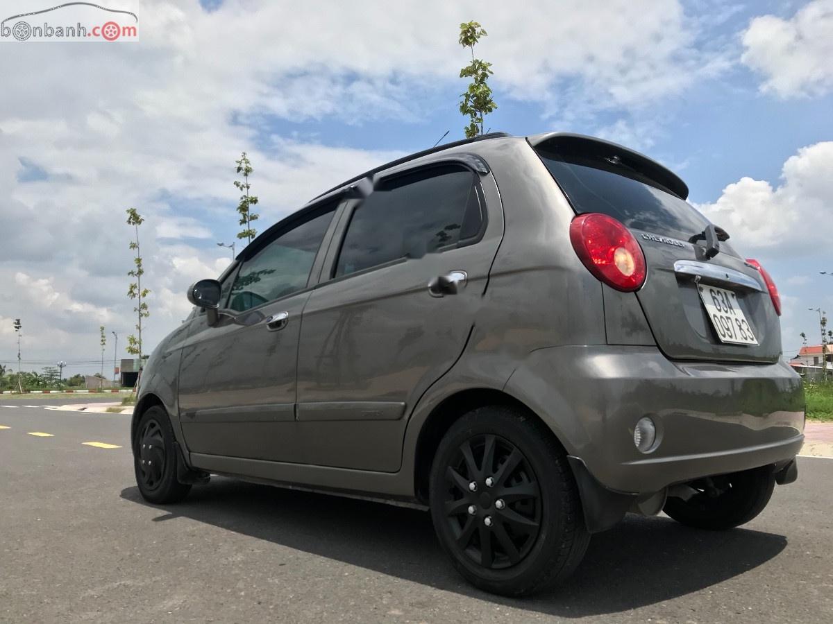 Chevrolet Spark 2009 - Bán Chevrolet Spark năm sản xuất 2009, màu bạc xe còn mới lắm