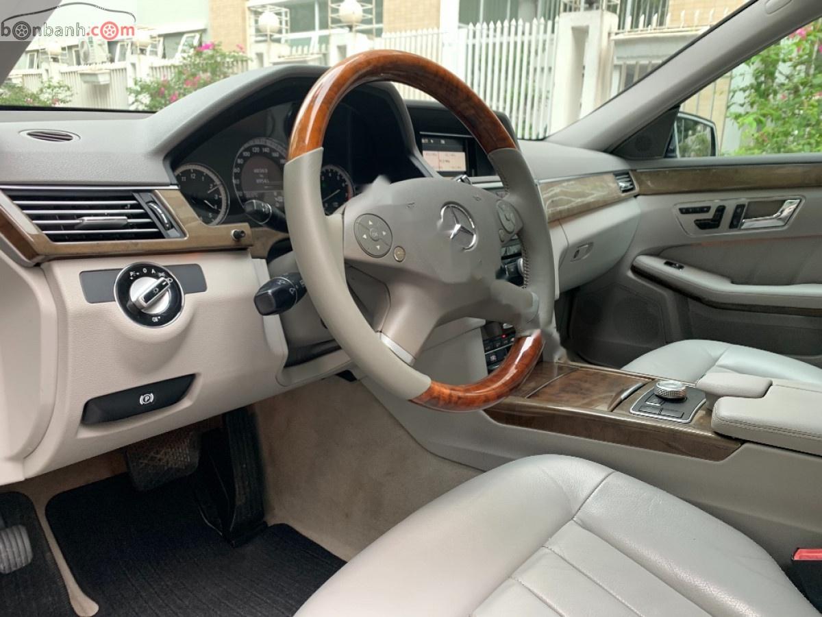Mercedes-Benz E class E300 2009 - Bán Mercedes E300 năm 2009, màu đen số tự động giá cạnh tranh