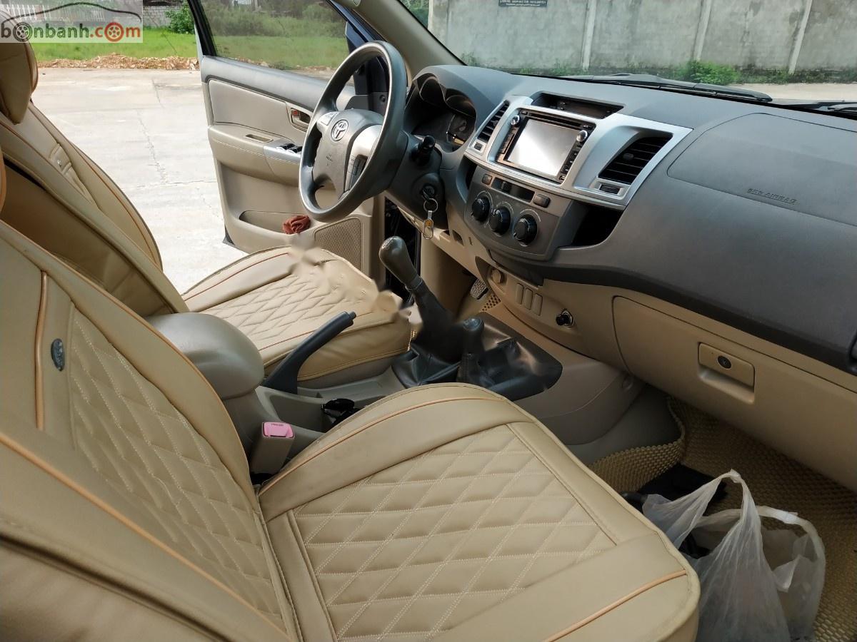 Toyota Hilux 3.0G 4x4 2012 - Cần bán lại xe Toyota Hilux 3.0G 4x4 năm sản xuất 2012, màu đen, nhập khẩu chính chủ