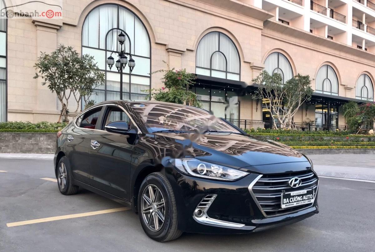 Hyundai Elantra 2018 - Bán Hyundai Elantra 1.6 MT đời 2018, màu đen số sàn, giá tốt
