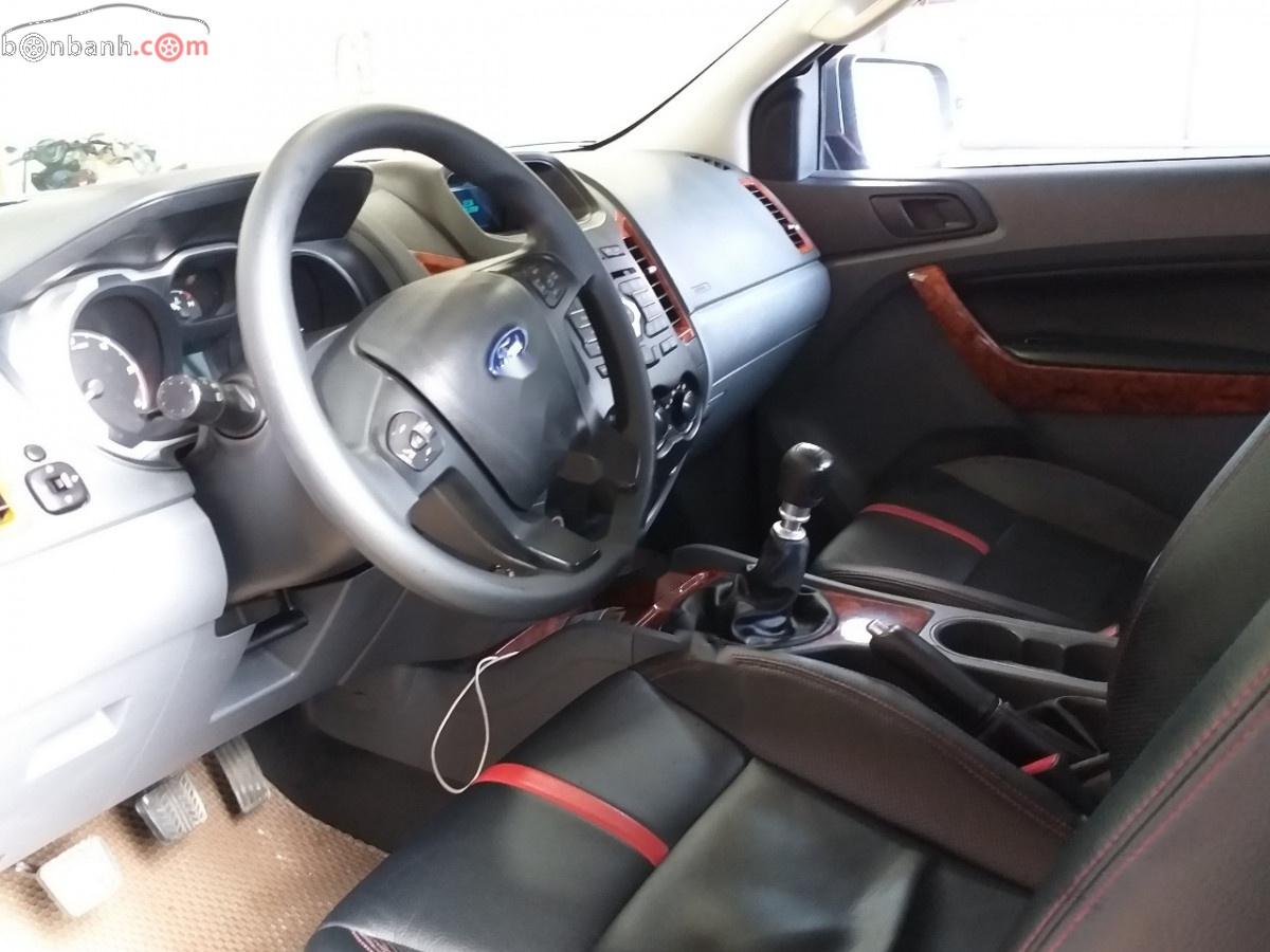 Ford Ranger 2015 - Bán Ford Ranger sản xuất năm 2015, màu đen, nhập khẩu chính hãng