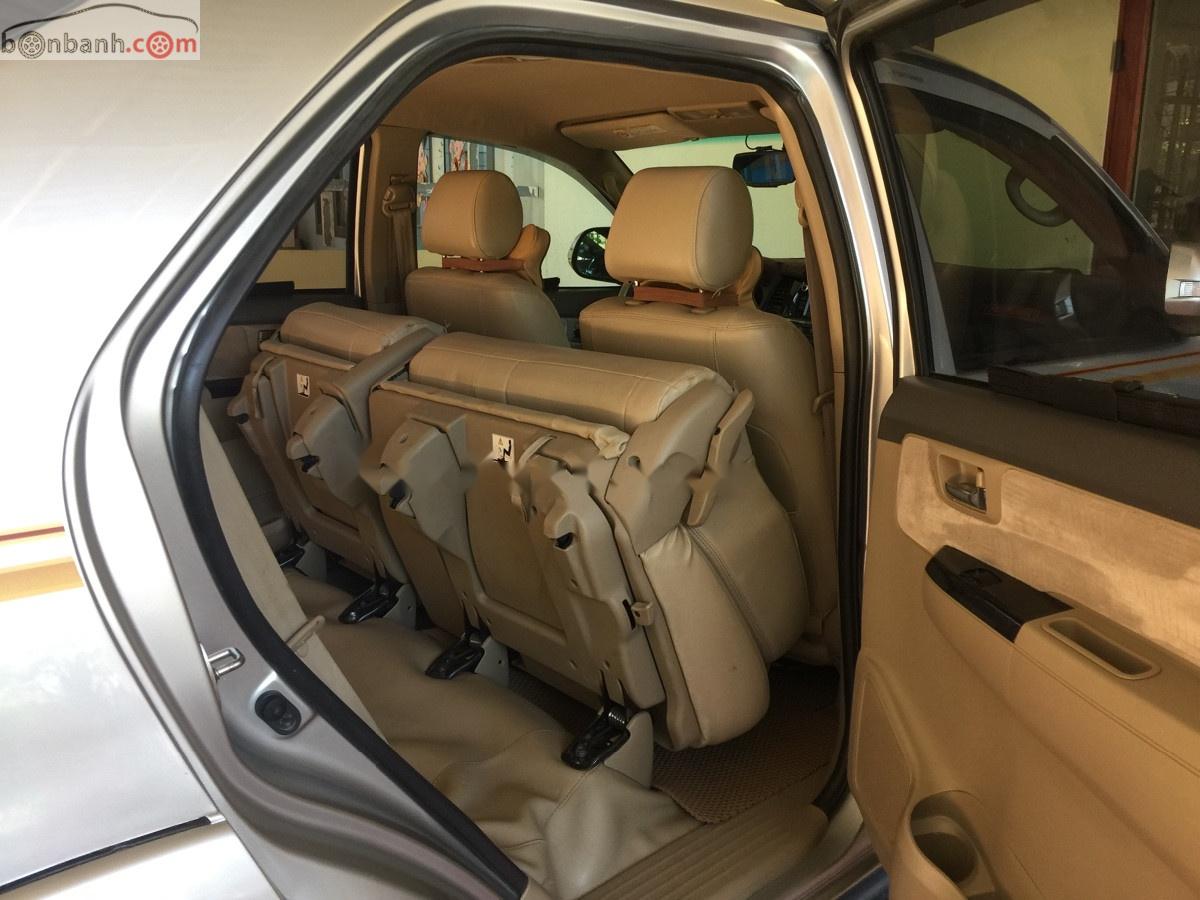 Toyota Fortuner 2.5G 2012 - Bán xe Toyota Fortuner 2.5G đời 2012, màu bạc số tự động giá cạnh tranh