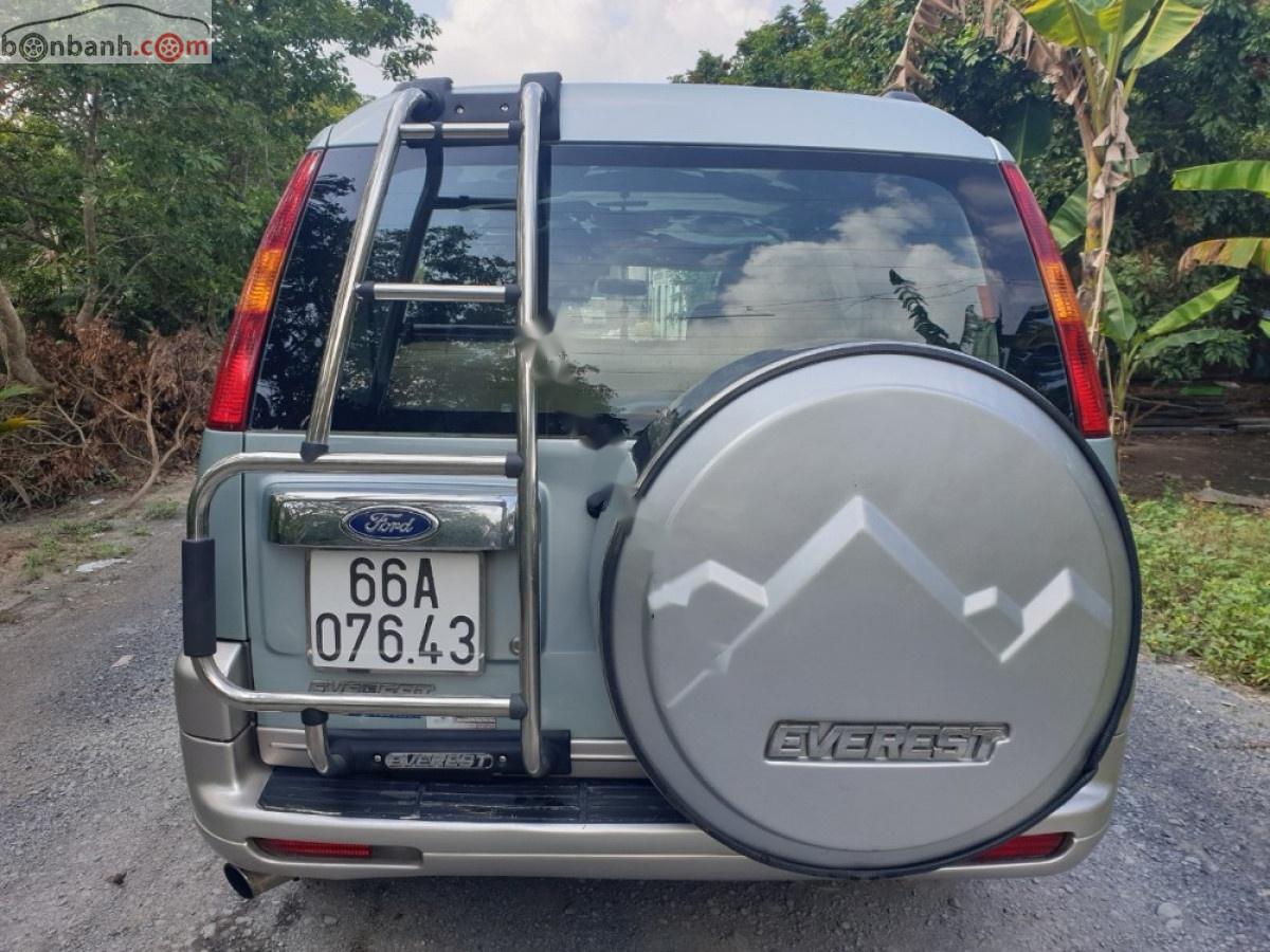 Ford Everest 2.5 4x2 MT 2005 - Bán ô tô Ford Everest 2.5 4x2 MT sản xuất năm 2005, màu xanh lam xe gia đình