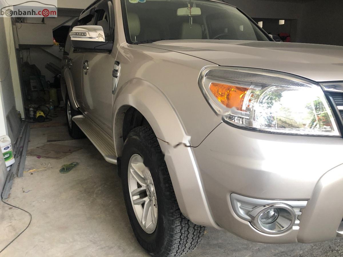 Ford Everest MT 2.5 2009 - Bán ô tô Ford Everest MT 2.5 đời 2009 còn mới