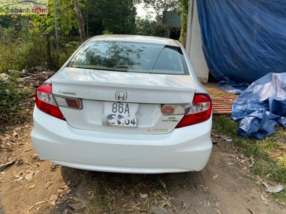 Honda Civic 1.8 MT 2014 - Bán xe Honda Civic 1.8 MT năm sản xuất 2014, màu trắng chính chủ