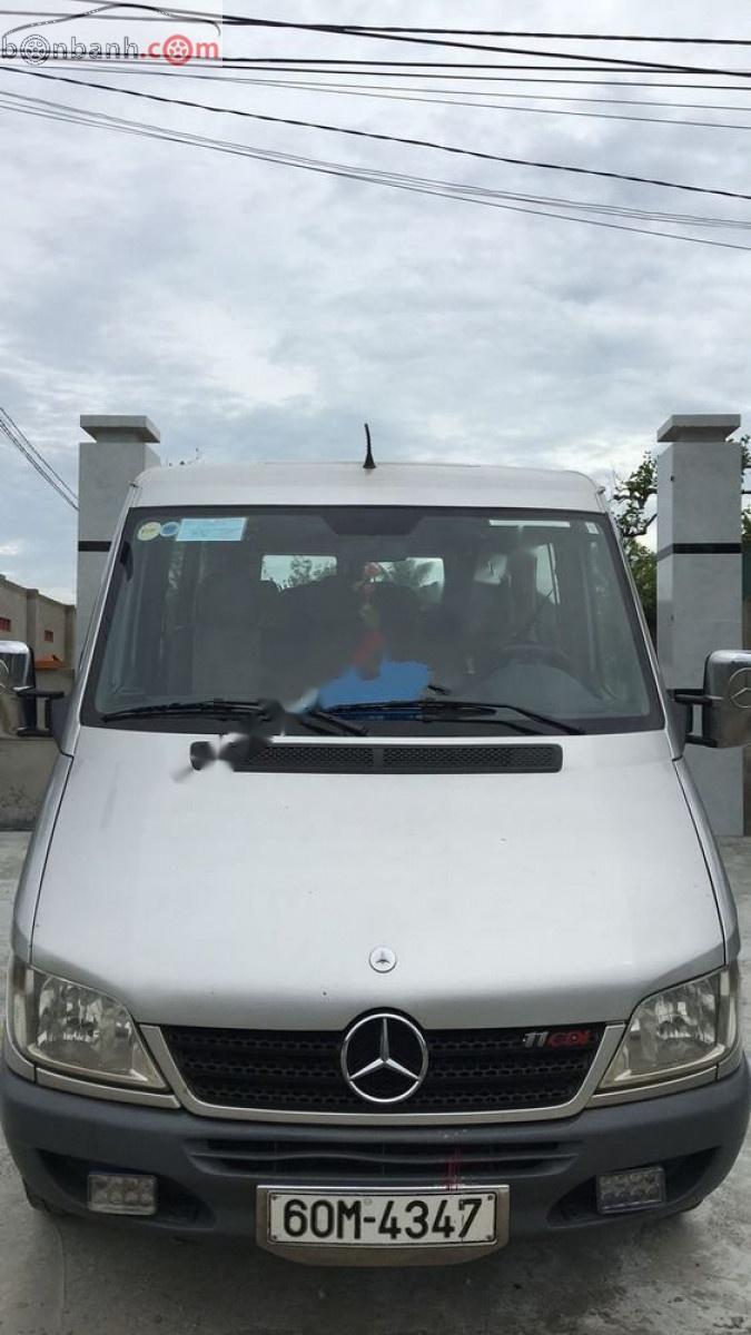 Mercedes-Benz Sprinter 2005 - Cần bán Mercedes sản xuất năm 2005, màu bạc xe còn mới lắm