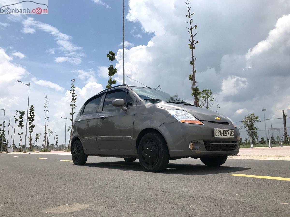 Chevrolet Spark 2009 - Bán Chevrolet Spark năm sản xuất 2009, màu bạc xe còn mới lắm