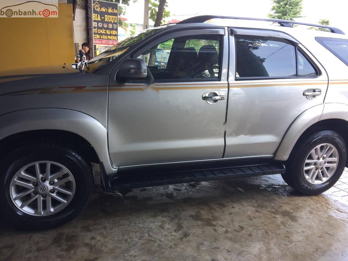 Toyota Fortuner 2.5G 2012 - Bán xe Toyota Fortuner 2.5G đời 2012, màu bạc số tự động giá cạnh tranh