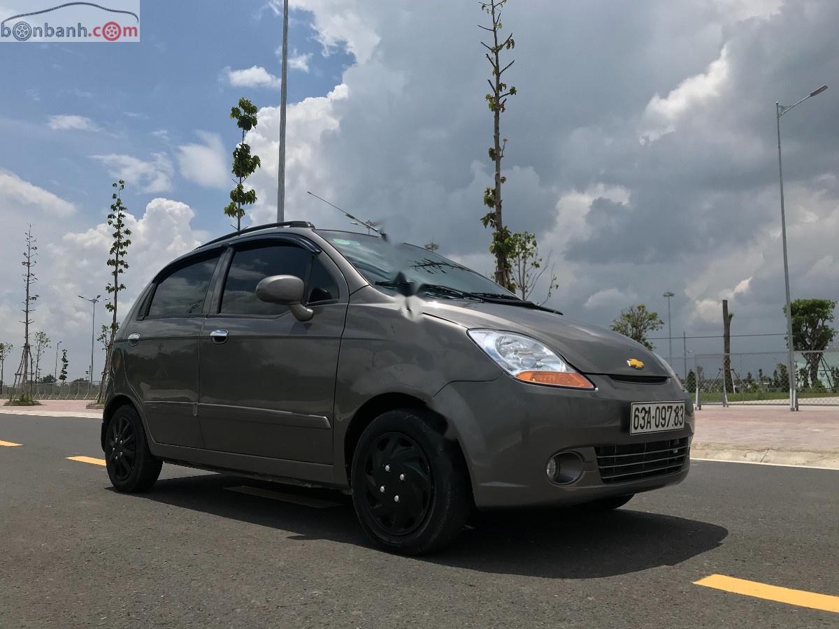 Chevrolet Spark 2009 - Bán Chevrolet Spark năm sản xuất 2009, màu bạc xe còn mới lắm