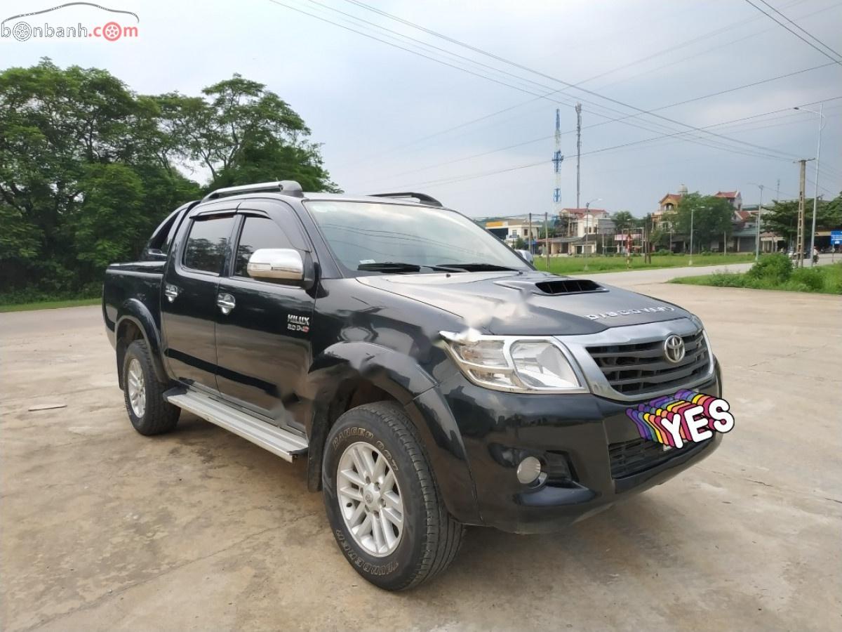 Toyota Hilux 3.0G 4x4 2012 - Cần bán lại xe Toyota Hilux 3.0G 4x4 năm sản xuất 2012, màu đen, nhập khẩu chính chủ