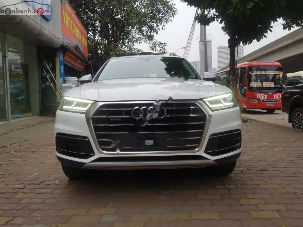 Audi Q5 2.0 AT 2017 - Cần bán gấp Audi Q5 2.0 AT đời 2017, màu trắng, nhập khẩu