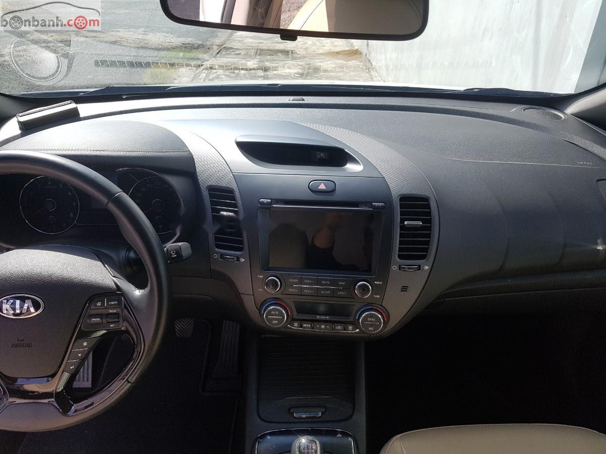 Kia Cerato MT 2018 - Bán xe Kia Cerato MT đời 2018, màu trắng chính chủ, giá 530tr