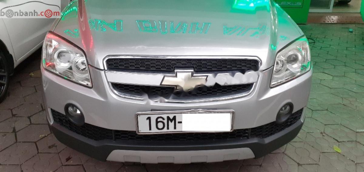 Chevrolet Captiva LTZ 2010 - Bán Chevrolet Captiva LTZ sản xuất năm 2010, màu bạc chính chủ
