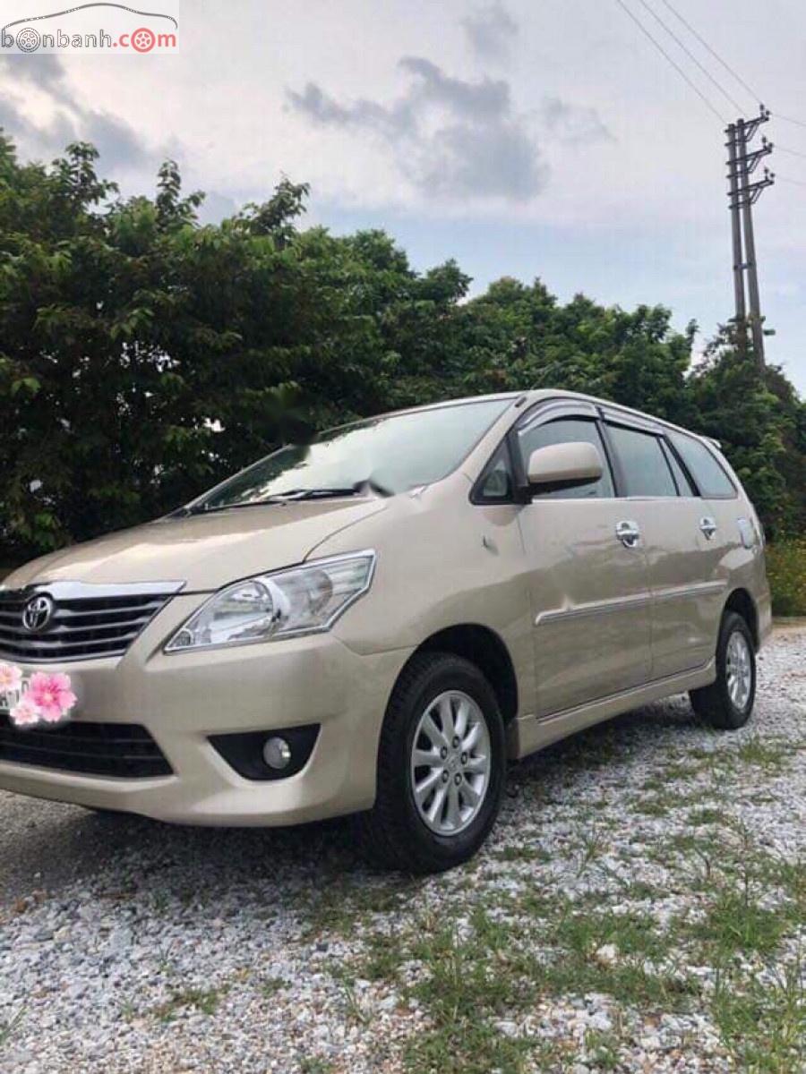 Toyota Innova 2013 - Cần bán xe Toyota Innova E đời 2013, 398 triệu