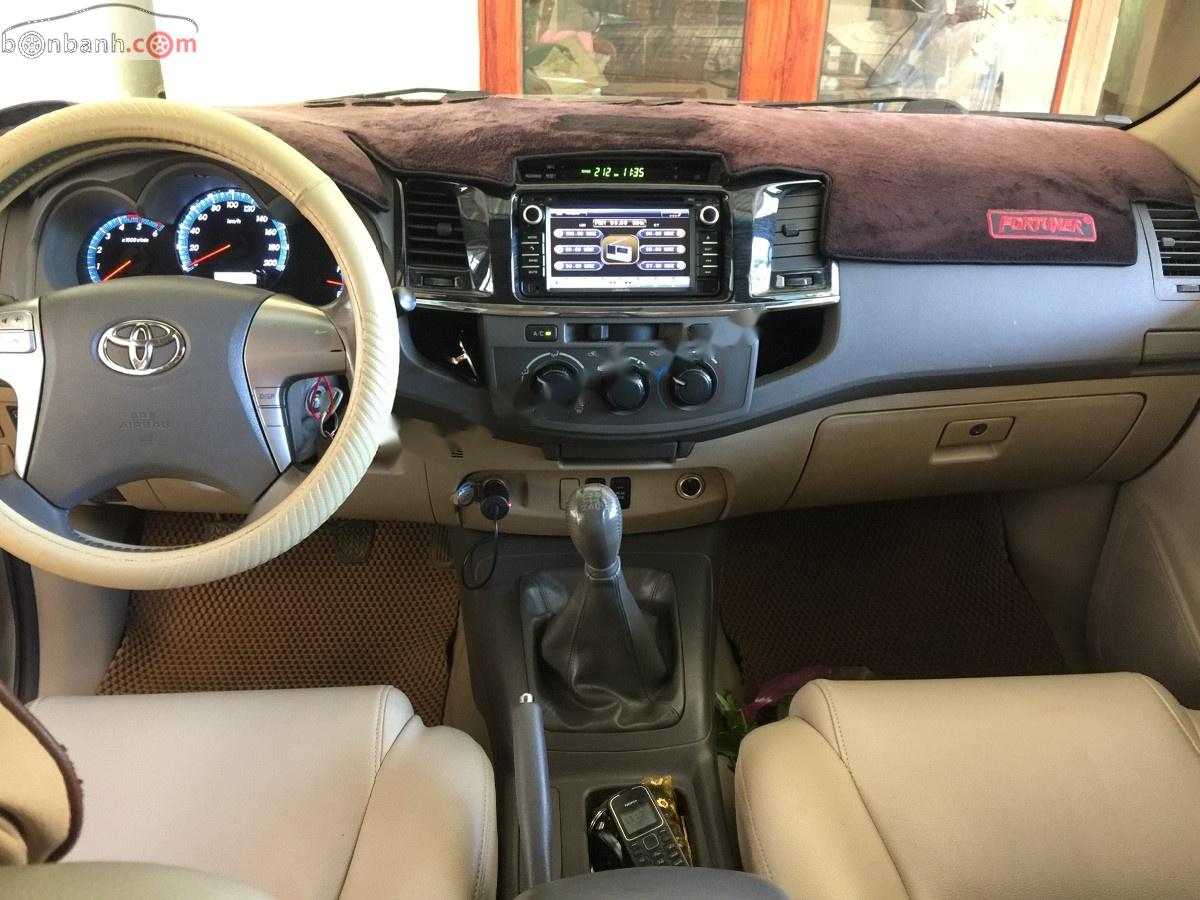 Toyota Fortuner 2.5G 2012 - Bán xe Toyota Fortuner 2.5G đời 2012, màu bạc số tự động giá cạnh tranh
