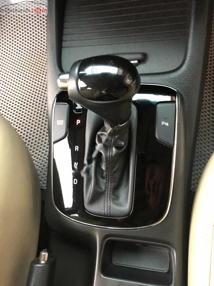 Kia Cerato 2018 - Bán Kia Cerato 1.6 AT năm 2018, màu đen, giá chỉ 545 triệu