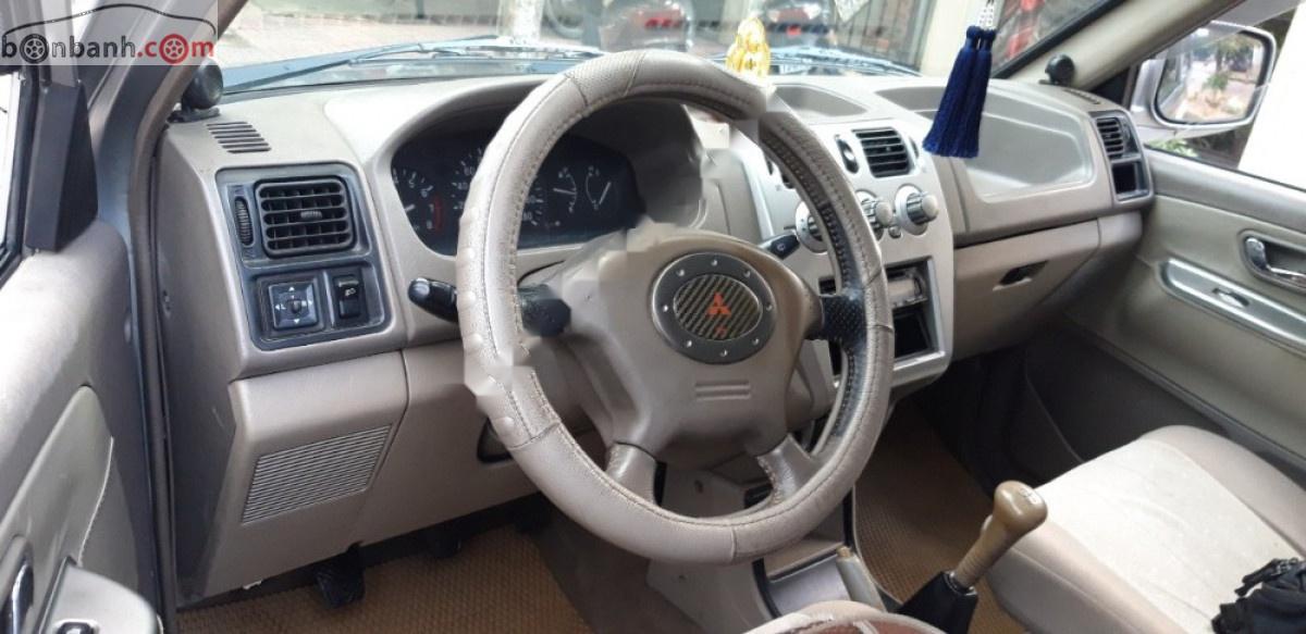 Mitsubishi Jolie 2004 - Bán Mitsubishi Jolie năm 2004, màu bạc xe còn mới lắm