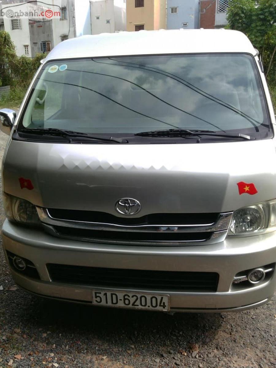 Toyota Hiace 2005 - Cần bán Toyota Hiace sản xuất năm 2005, màu bạc