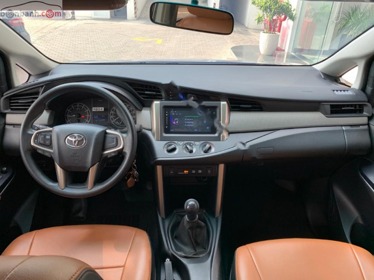 Toyota Innova 2019 - Xe Toyota Innova đời 2019, màu bạc số sàn, giá tốt