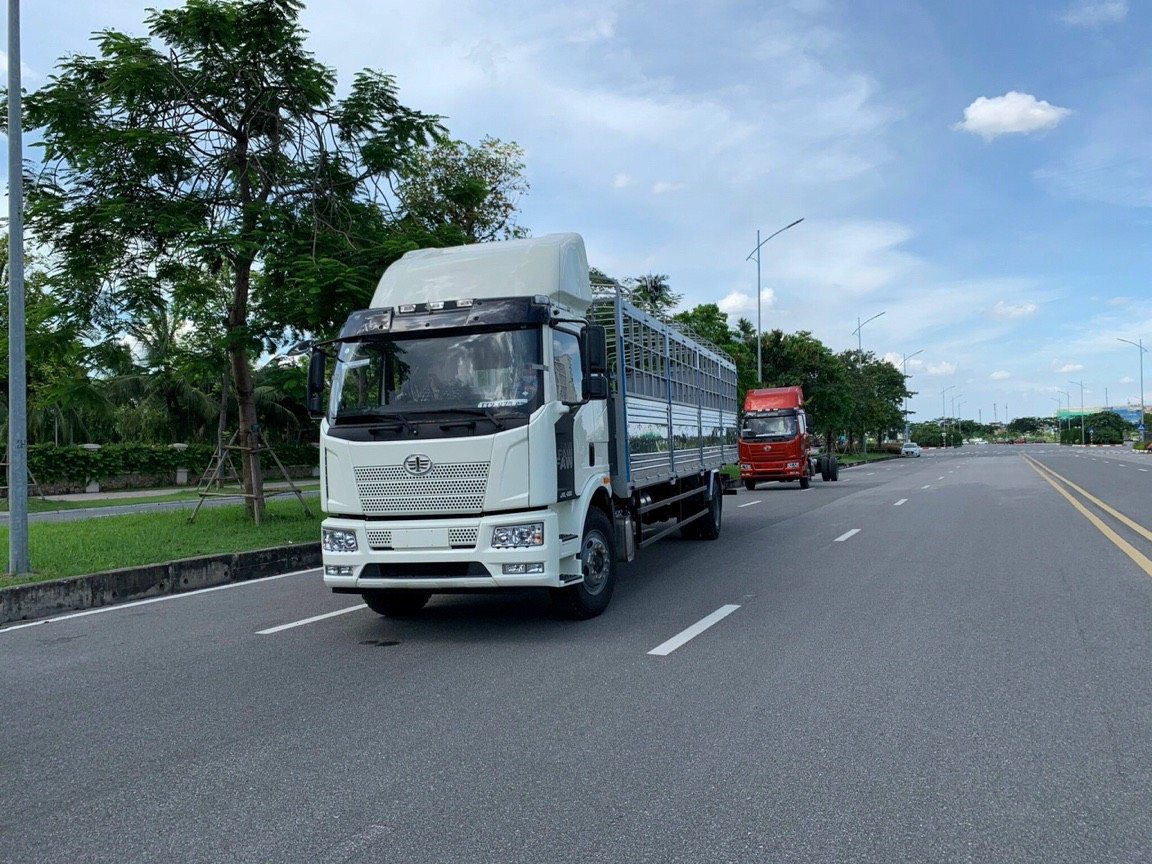 FAW Xe tải ben 2021 - Bán xe tải faw J6 8 tấn thùng dài 9m7 nhập khẩu nguyên chiếc