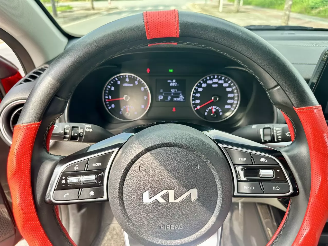 Kia K3 2022 - CHÍNH CHỦ CẦN BÁN XE KIA LUXURY 2022 ĐỎ RỰC RỠ