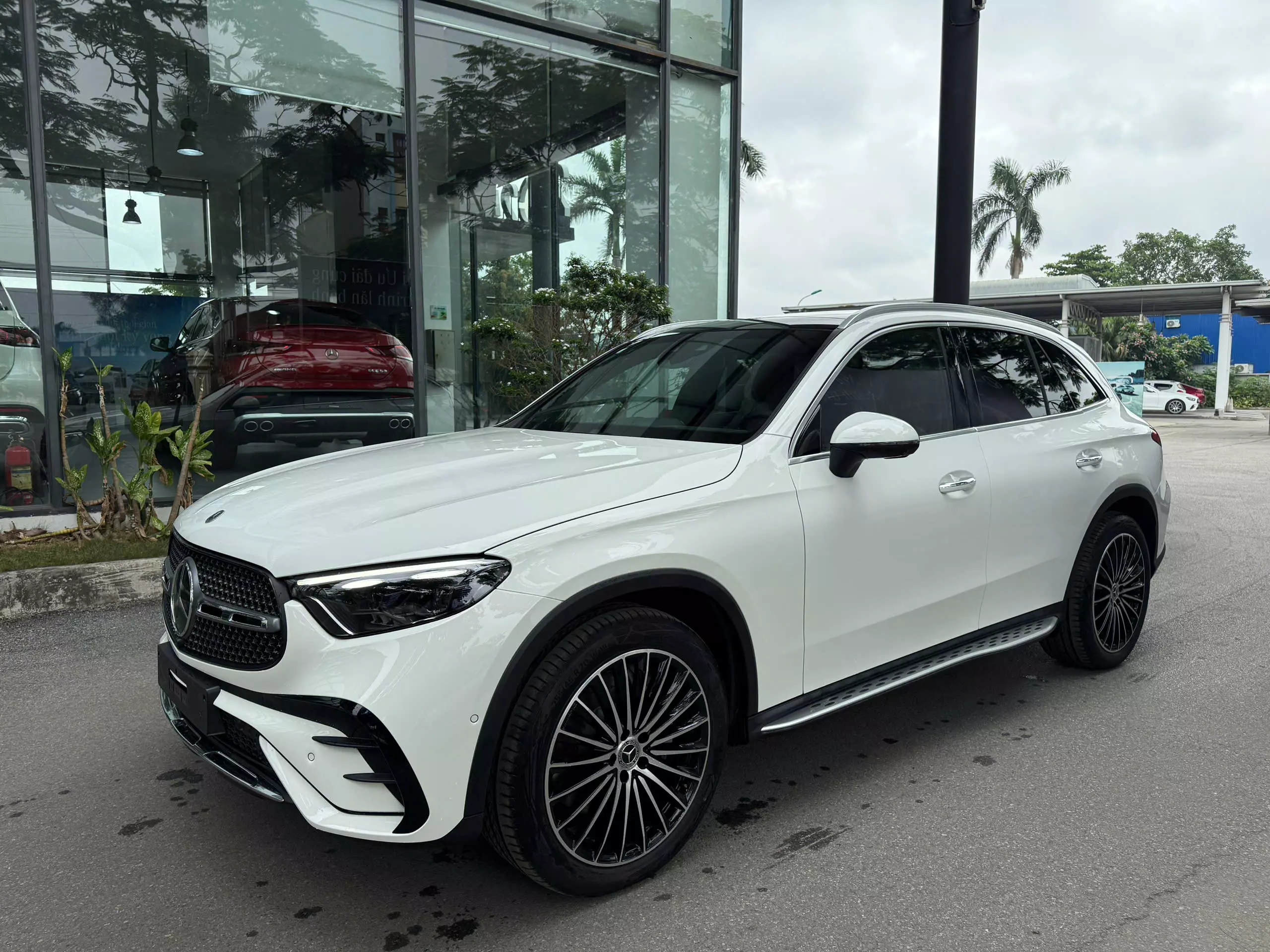 Mercedes-Benz GLC 300 2025 - Mercedes-Benz GLC 300 4MATIC – SUV hạng sang bán chạy số 1 của thương hiệu Ngôi Sao  3 cánh.