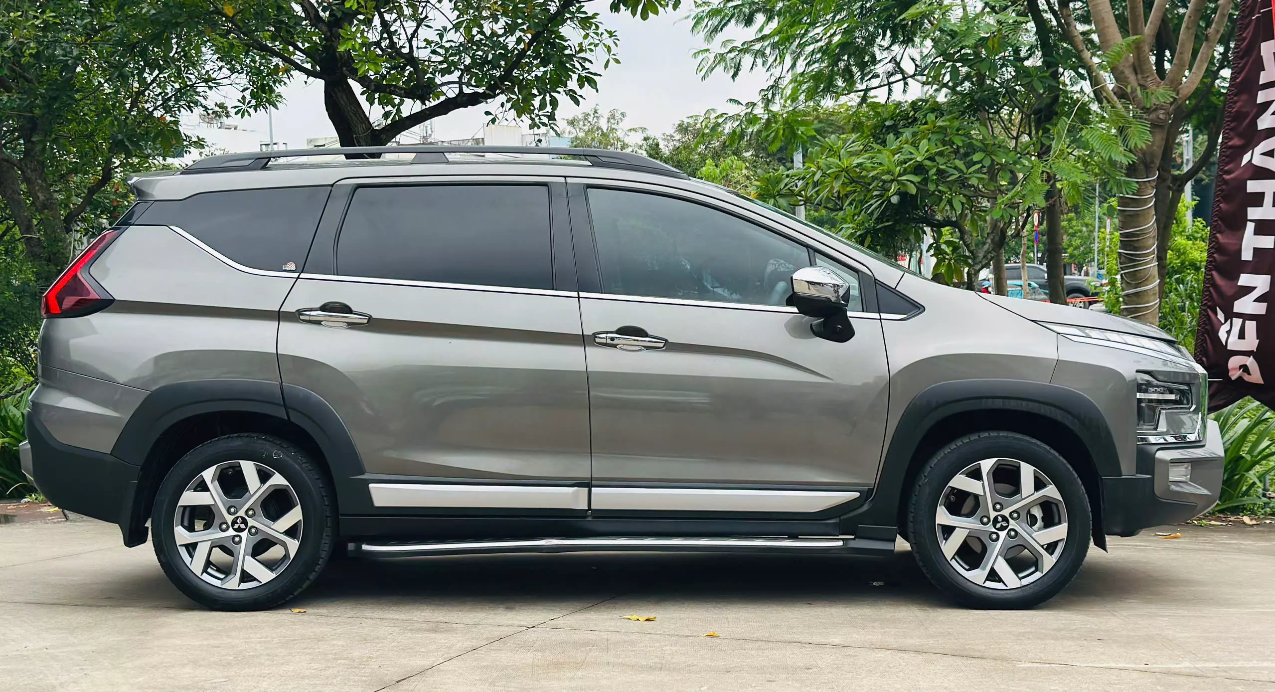 Mitsubishi Xpander Cross 2023 - Xpander Cross 2023 màu Nâu sang trọng – Xe lướt cực mới, full option, nhập Indonesia