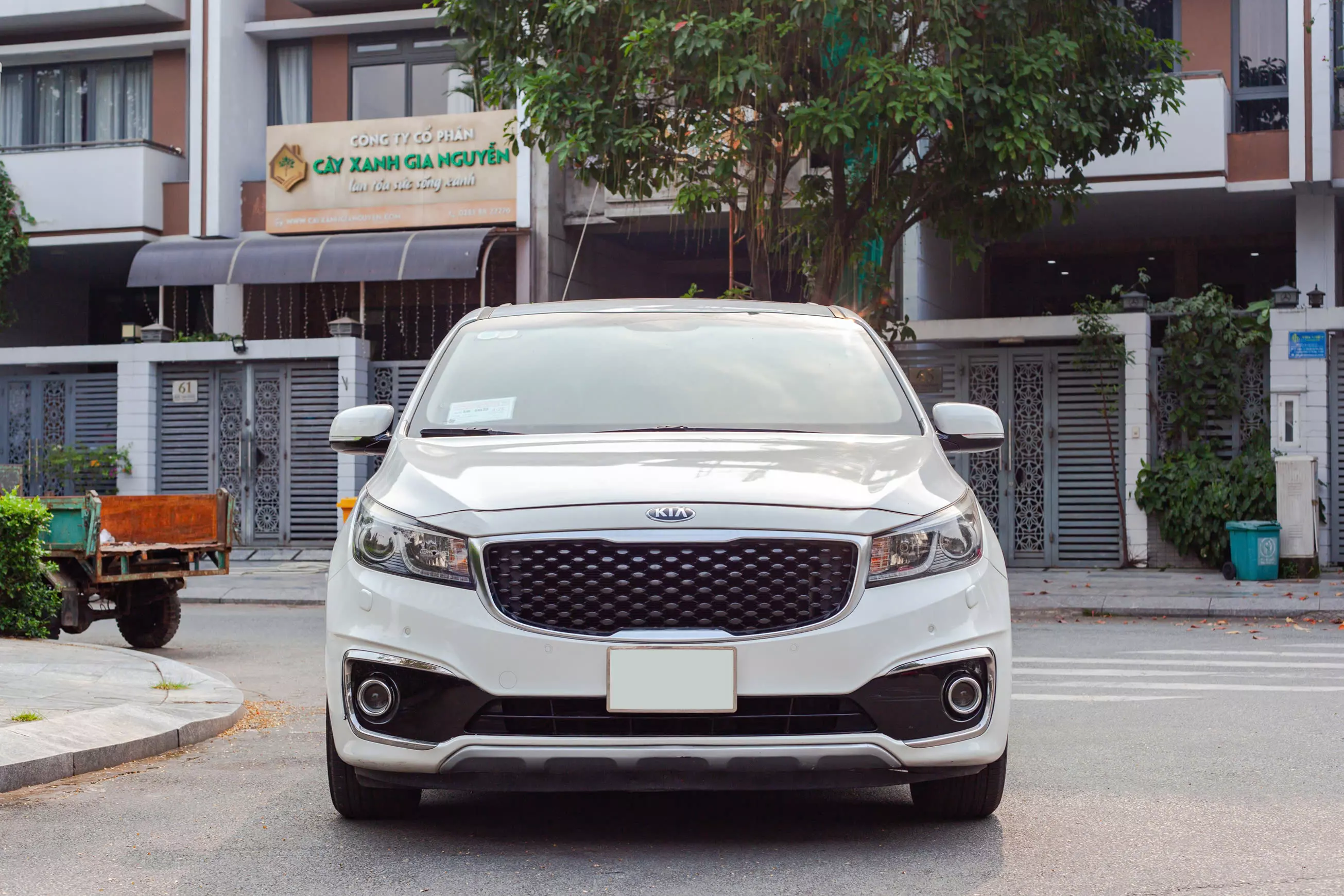 Kia Sedona 2016 - Sedona sản xuất 2016, màu trắng sang trọng đang tìm chủ nhân mới.