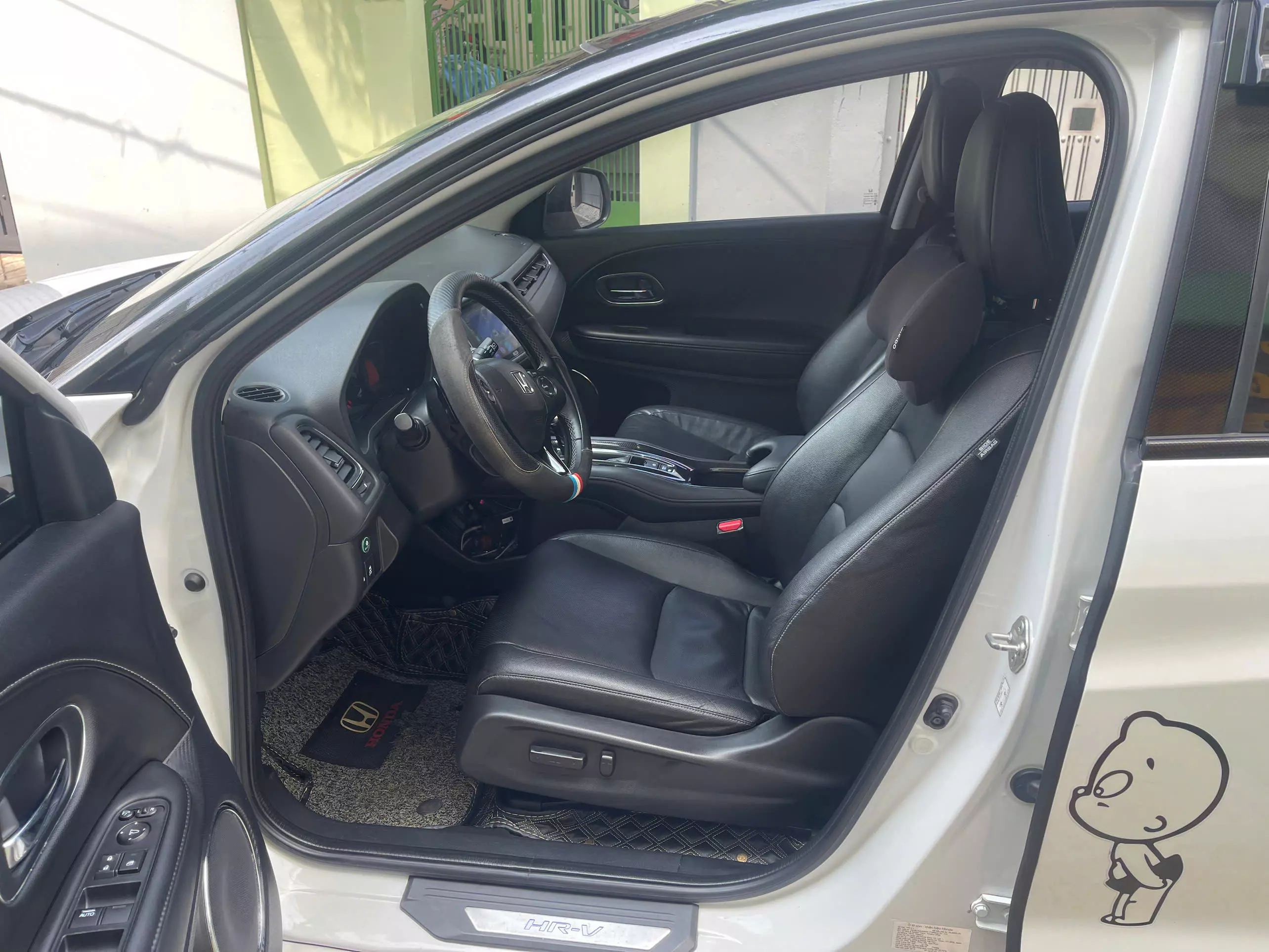 Honda HRV 2019 - Nhà dư dùng nay tôi cần bán xe honda HRV-1.8L bản full,sản xuất 2019,đk 2020