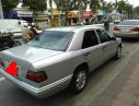 Mercedes-Benz E class E220 1990 - Cần bán gấp Mercedes E220 đời 1990, màu bạc, xe nhập xe gia đình